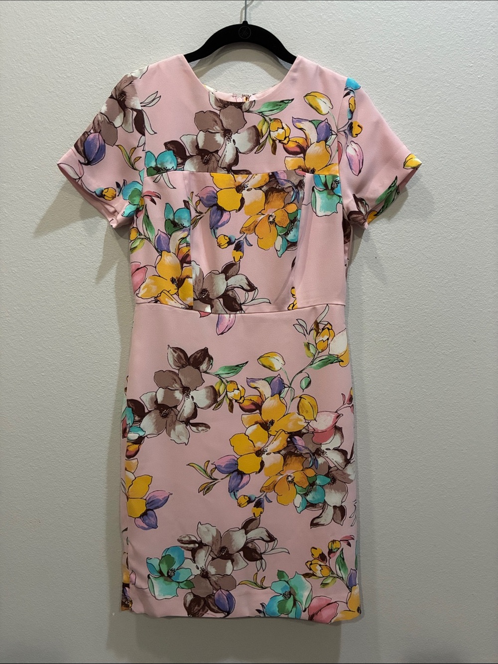 Pink Floral Midi Dress with Short Sleeves